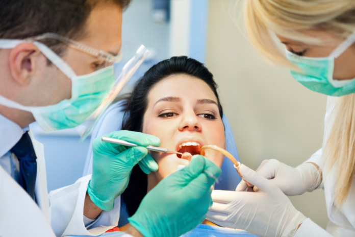 В какие дни цикла лучше лечить и удалять зубы?