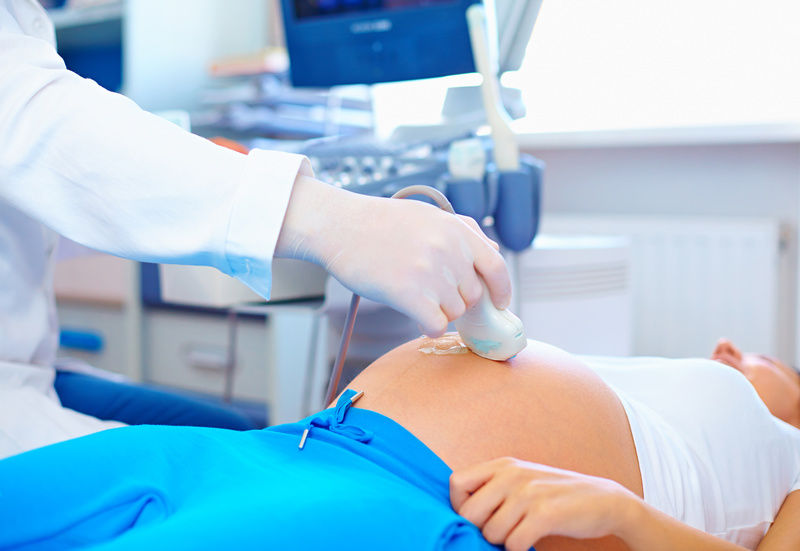 13 причин боли в копчике при беременности, нормально ли это?