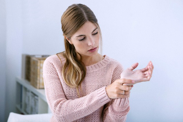 Что делать, если у вас онемение пальцев рук при беременности 7 причин