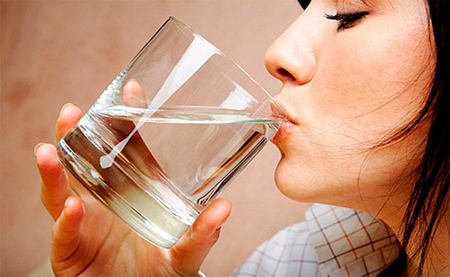 Обильное питье при лечении инфекции органов мочевыделения
