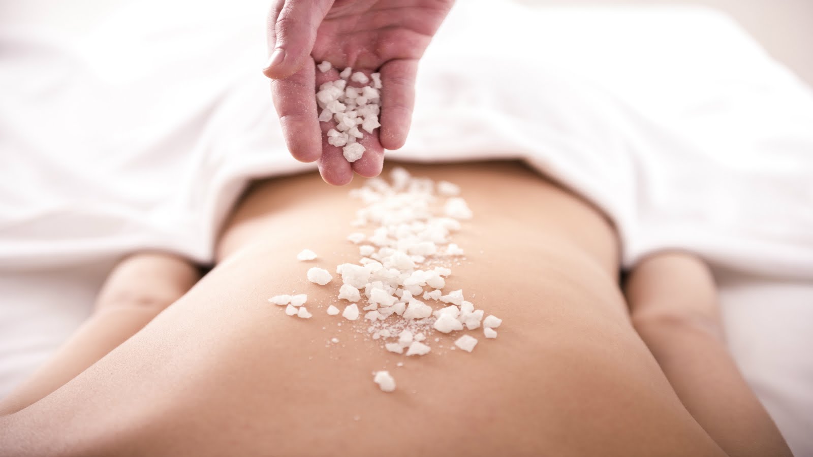 Как избавиться от соли в спине 4 метода лечения и признаки недуга