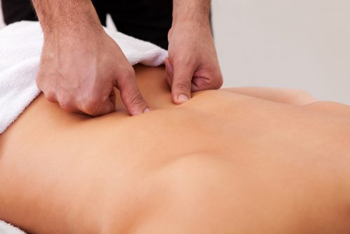 5 видов массажа при остеохондрозе поясницы