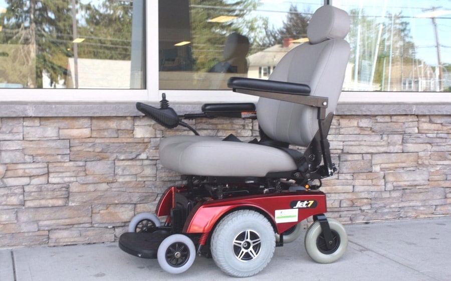 О дорогих инвалидных колясках с электроприводом