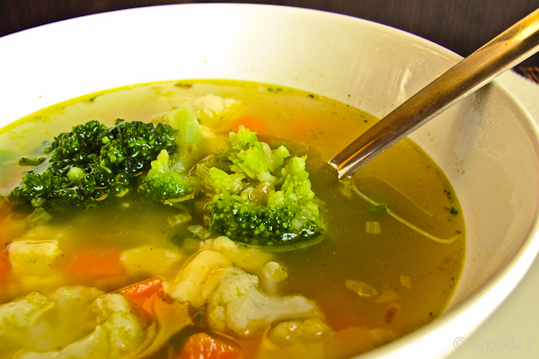 Суп из морепродуктов с брюссельской капустой